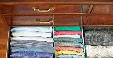 Как сложить одежду, чтобы она занимала меньше места в шкафу